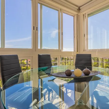 Amazing Views 2br Flat - Pool - Parking Appartamento *